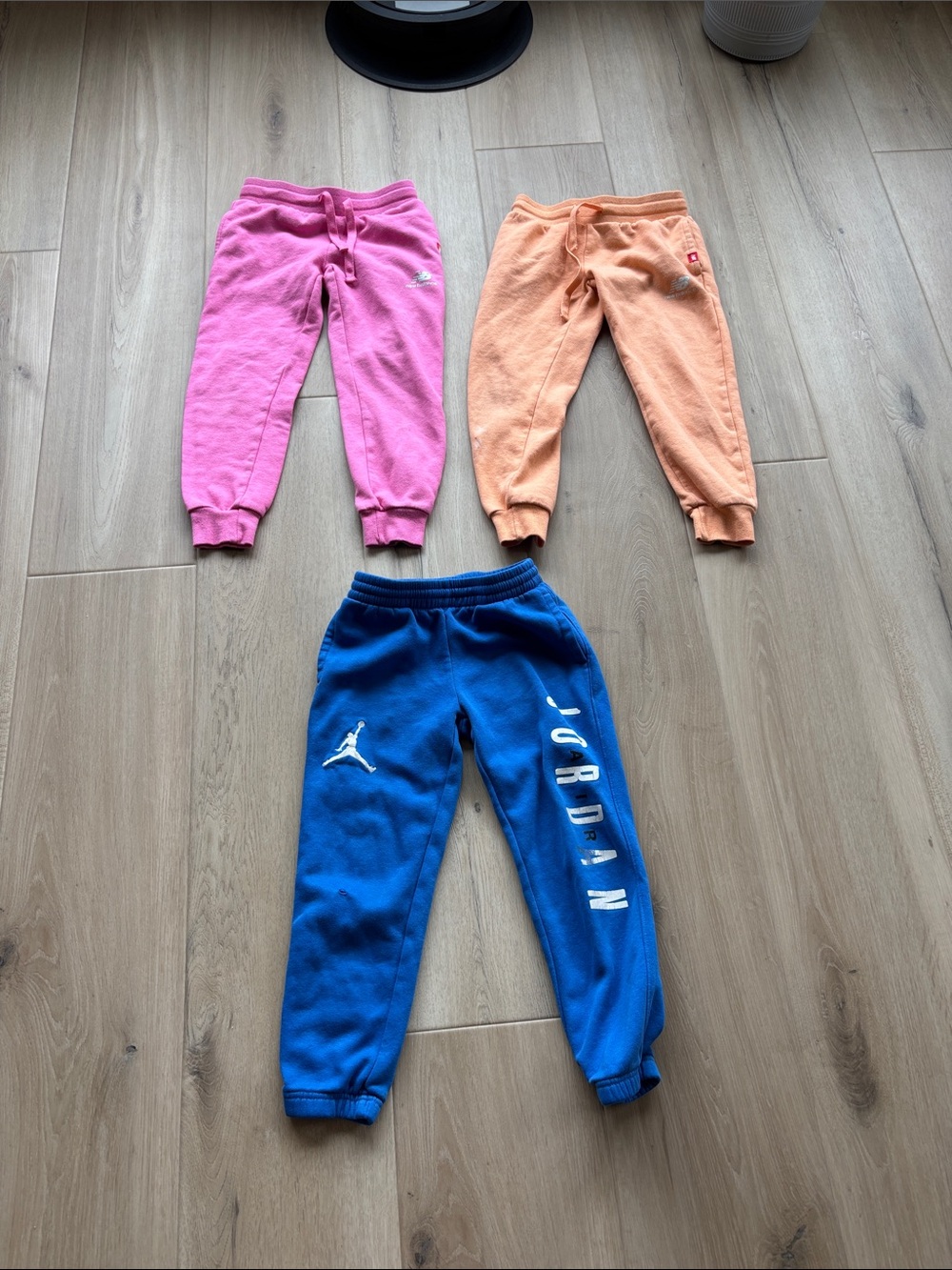 🩵3 pairs of girls size 7 sweatpants🩵